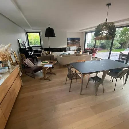 Maison D'architecte Décorée Avec Soin Villa *